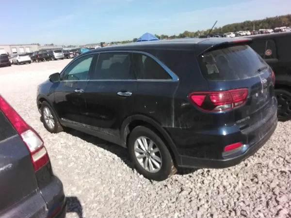 5XYPGDA54KG471447 2019 KIA SORENTO - Image 2