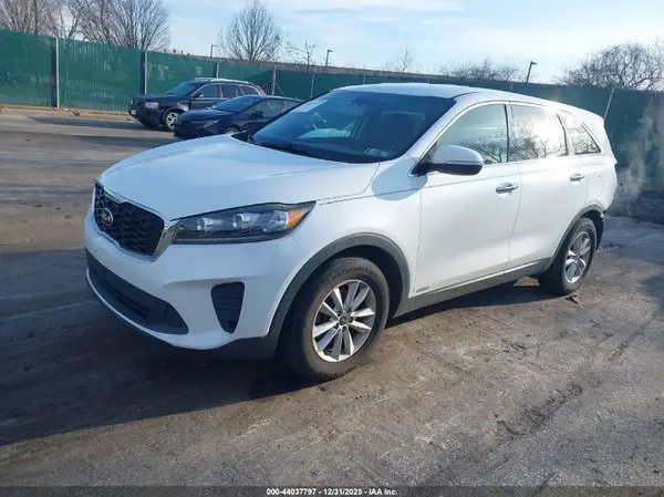 5XYPGDA54KG484568 2019 KIA SORENTO - Image 2