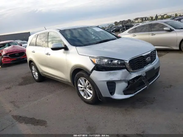 5XYPGDA54KG484828 2019 KIA SORENTO - Image 1