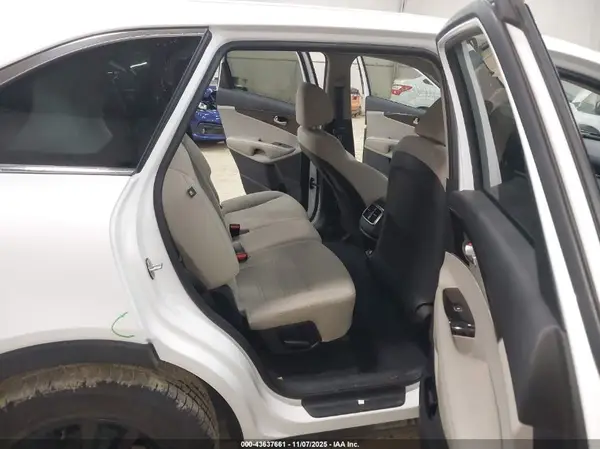 5XYPGDA54KG487843 2019 KIA SORENTO - Image 8