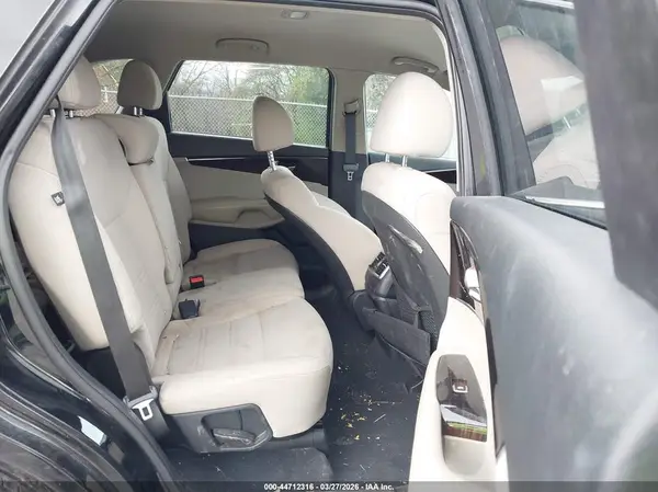5XYPGDA54KG490340 2019 KIA SORENTO - Image 8