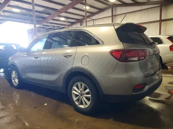 5XYPGDA54KG494128 2019 KIA SORENTO - Image 2