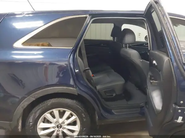 5XYPGDA54KG495358 2019 KIA SORENTO - Image 8