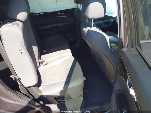 5XYPGDA54KG499183 2019 KIA SORENTO - Image 8