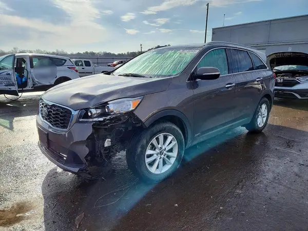 5XYPGDA54KG502888 2019 KIA SORENTO - Image 1