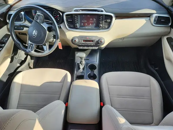 5XYPGDA54KG502888 2019 KIA SORENTO - Image 8