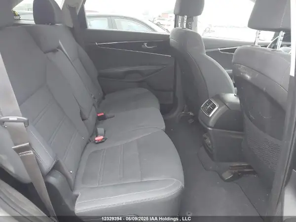 5XYPGDA54KG505810 2019 KIA SORENTO - Image 8