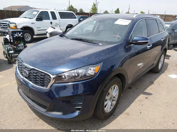 5XYPGDA54KG550374 2019 KIA SORENTO - Image 2