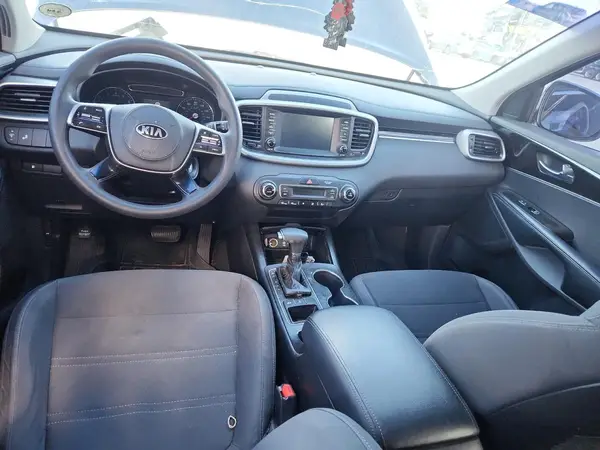 5XYPGDA54KG551010 2019 KIA SORENTO - Image 8