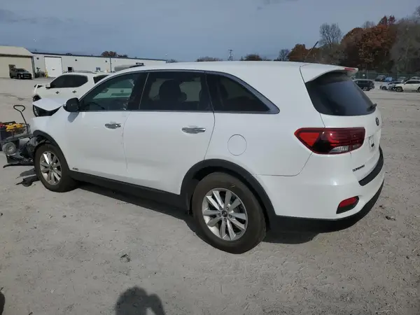 5XYPGDA54KG576635 2019 KIA SORENTO - Image 2