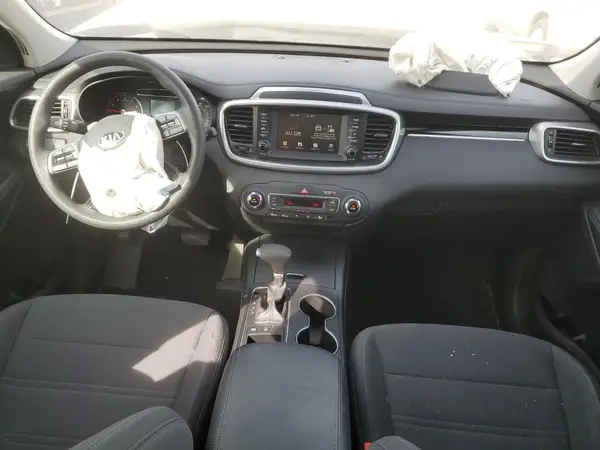 5XYPGDA54KG576635 2019 KIA SORENTO - Image 8