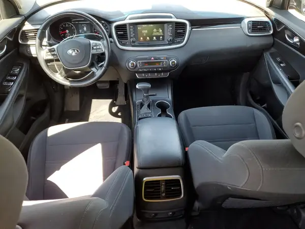 5XYPGDA54KG583021 2019 KIA SORENTO - Image 8