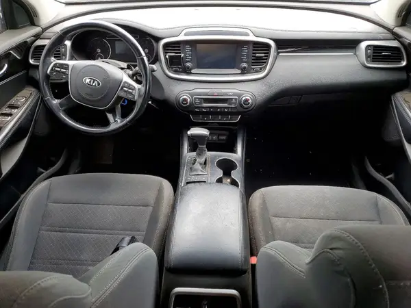 5XYPGDA54KG587084 2019 KIA SORENTO - Image 8