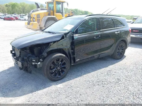 5XYPGDA54KG605261 2019 KIA SORENTO - Image 2