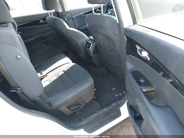 5XYPGDA54KG608242 2019 KIA SORENTO - Image 8