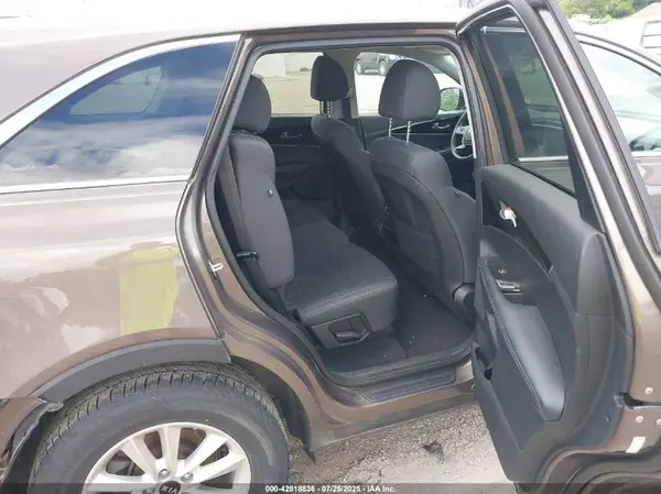 5XYPGDA54LG622465 2020 KIA SORENTO - Image 8