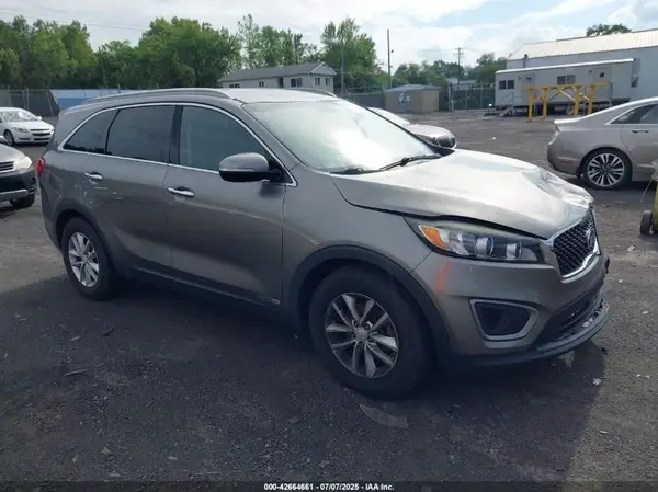 5XYPGDA55GG009213 2016 KIA SORENTO - Image 1