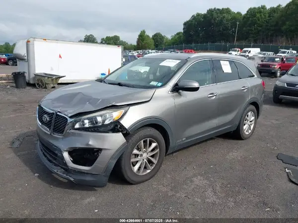 5XYPGDA55GG009213 2016 KIA SORENTO - Image 2