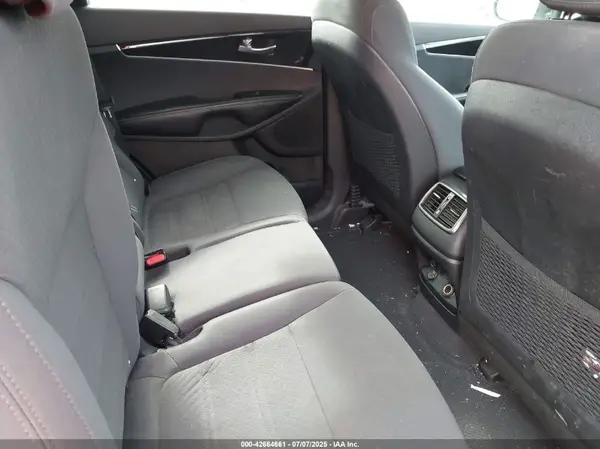 5XYPGDA55GG009213 2016 KIA SORENTO - Image 8