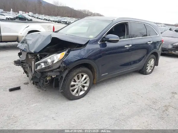 5XYPGDA55GG012824 2016 KIA SORENTO - Image 2