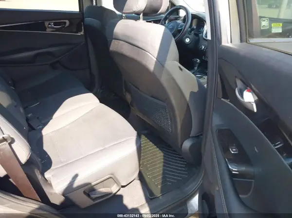 5XYPGDA55GG030630 2016 KIA SORENTO - Image 8