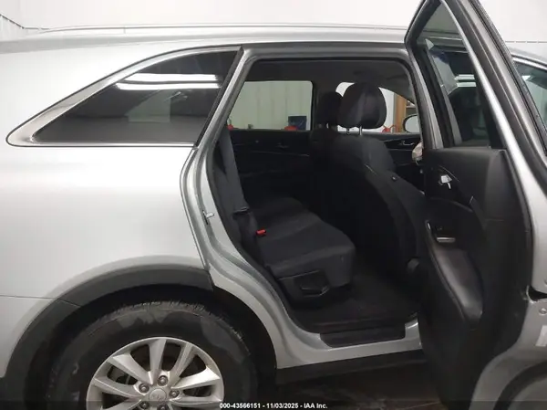 5XYPGDA55GG031986 2016 KIA SORENTO - Image 8
