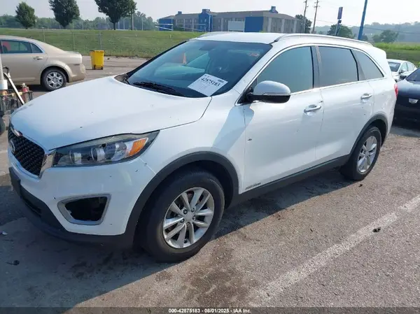 5XYPGDA55GG130999 2016 KIA SORENTO - Image 2