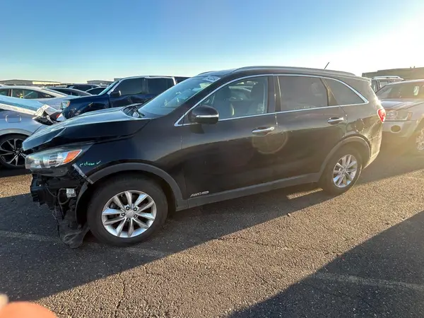 5XYPGDA55GG137273 2016 KIA SORENTO - Image 1