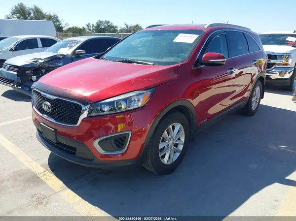 5XYPGDA55GG137967 2016 KIA SORENTO - Image 2
