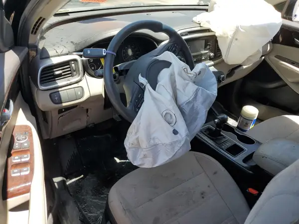 5XYPGDA55GG142084 2016 KIA SORENTO - Image 8