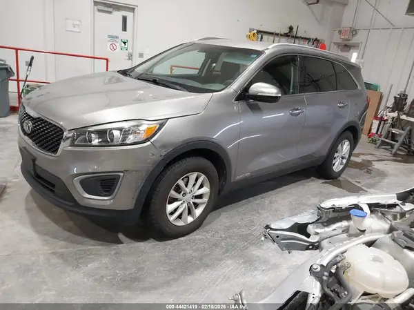 5XYPGDA55GG172136 2016 KIA SORENTO - Image 2