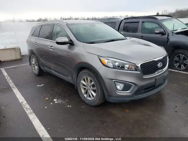 5XYPGDA55GG175389 2016 KIA SORENTO - Image 1