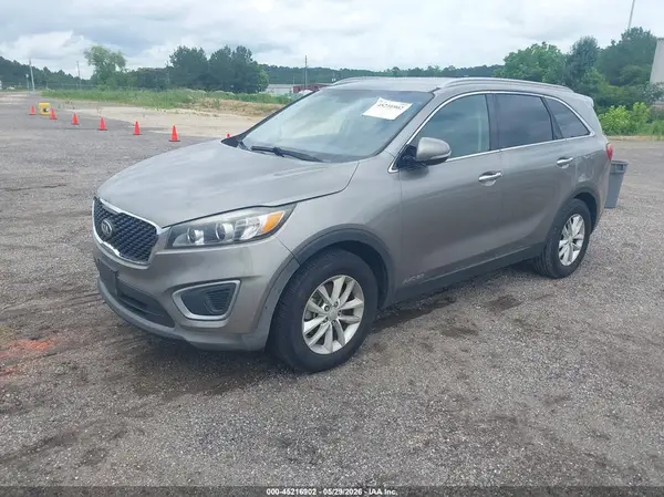 5XYPGDA55GG177000 2016 KIA SORENTO - Image 2