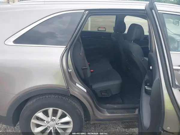 5XYPGDA55GG177000 2016 KIA SORENTO - Image 8