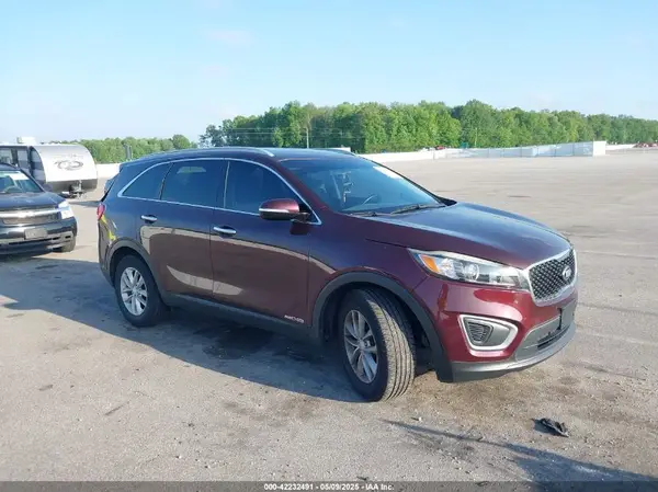 5XYPGDA55GG178373 2016 KIA SORENTO - Image 1
