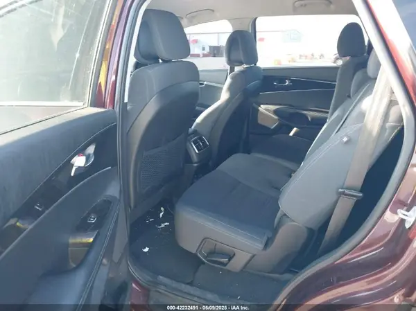5XYPGDA55GG178373 2016 KIA SORENTO - Image 8