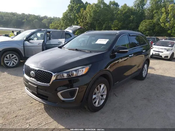 5XYPGDA55GG180625 2016 KIA SORENTO - Image 2