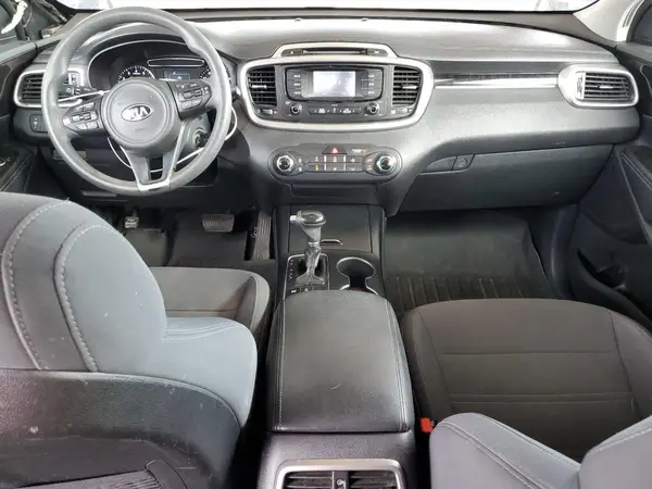 5XYPGDA55HG188015 2017 KIA SORENTO - Image 8