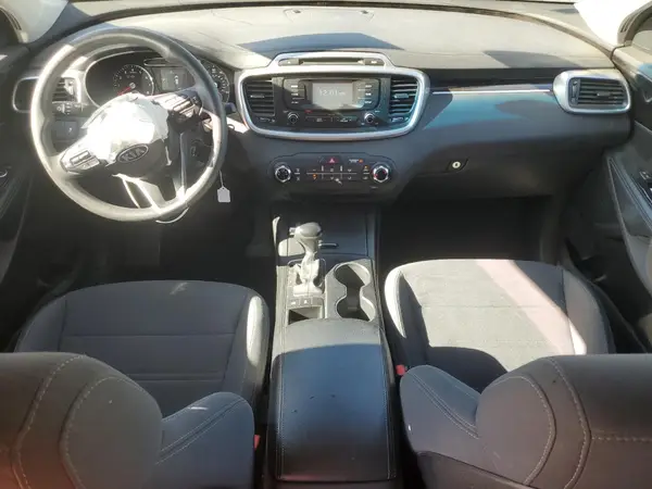 5XYPGDA55HG189813 2017 KIA SORENTO - Image 8