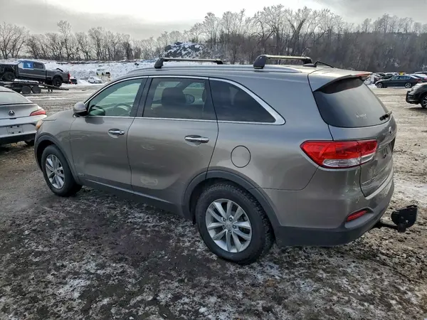 5XYPGDA55HG191125 2017 KIA SORENTO - Image 2