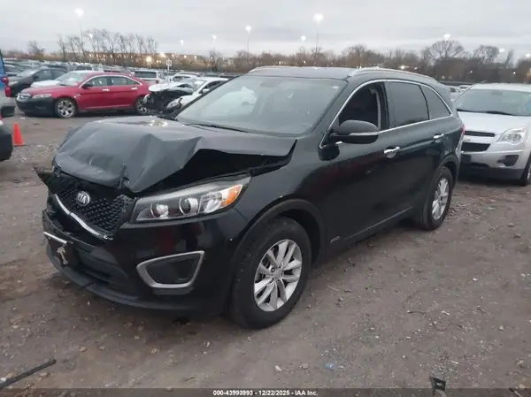 5XYPGDA55HG191254 2017 KIA SORENTO - Image 2
