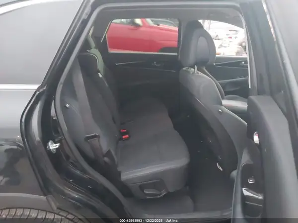 5XYPGDA55HG191254 2017 KIA SORENTO - Image 8