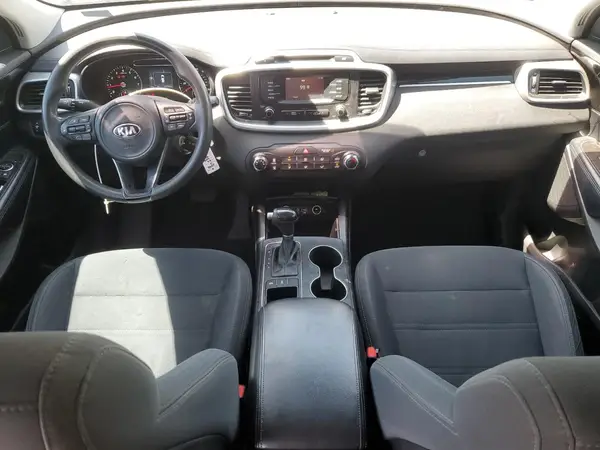 5XYPGDA55HG193795 2017 KIA SORENTO - Image 8