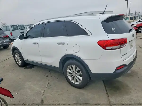 5XYPGDA55HG194221 2017 KIA SORENTO - Image 2