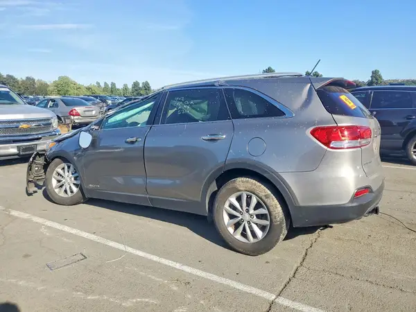5XYPGDA55HG195367 2017 KIA SORENTO - Image 2