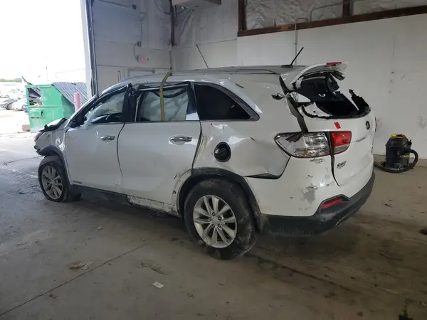 5XYPGDA55HG197281 2017 KIA SORENTO - Image 2