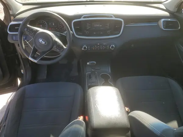 5XYPGDA55HG198950 2017 KIA SORENTO - Image 8