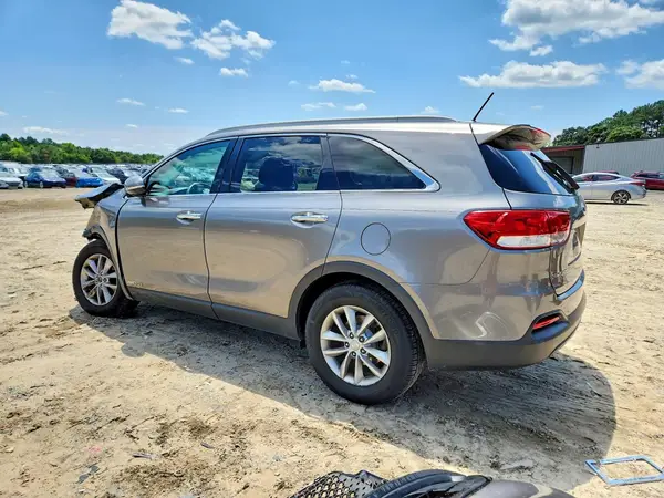 5XYPGDA55HG208327 2017 KIA SORENTO - Image 2