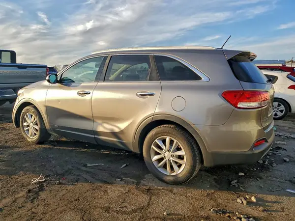 5XYPGDA55HG208330 2017 KIA SORENTO - Image 2