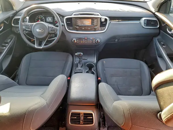 5XYPGDA55HG208330 2017 KIA SORENTO - Image 8